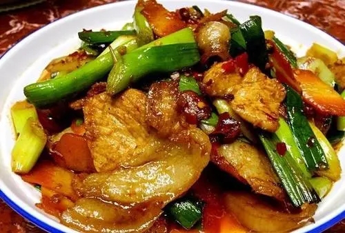 食堂承包公司教你(nǐ)回鍋肉的(de)做(zuò)法