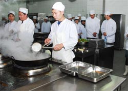 	萬康餐飲公司倡導新方式食堂承包