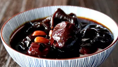 适合春季緩解經期不(bù)适的(de)飲品