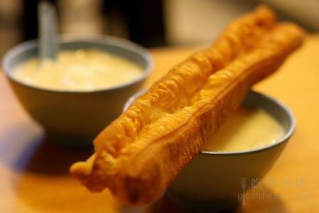 北(běi)京的(de)油條豆汁